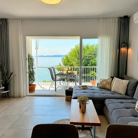 Seaside Living * Duce