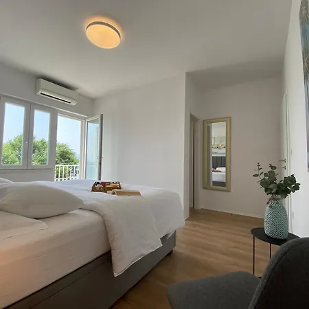 Apartment Seaside Living *