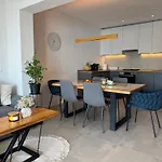 Apartment Seaside Living *