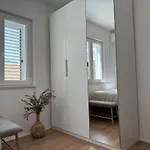 Seaside Living * Duće