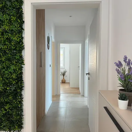 Seaside Living アパート