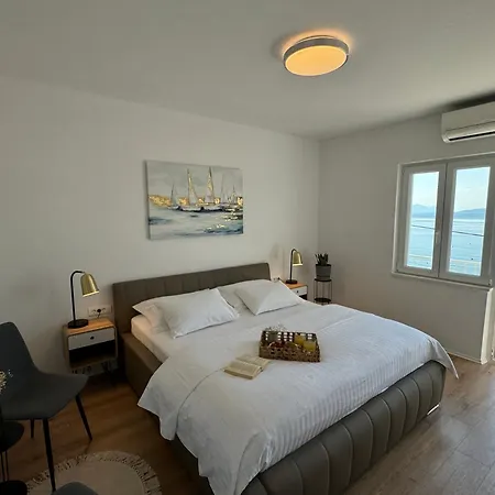 Seaside Living *
